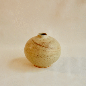 Vasija pequeña motas